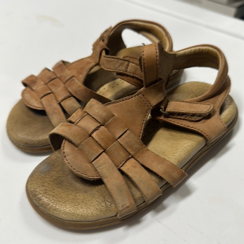 Genuine leather cushiony sandals size 9m toddler